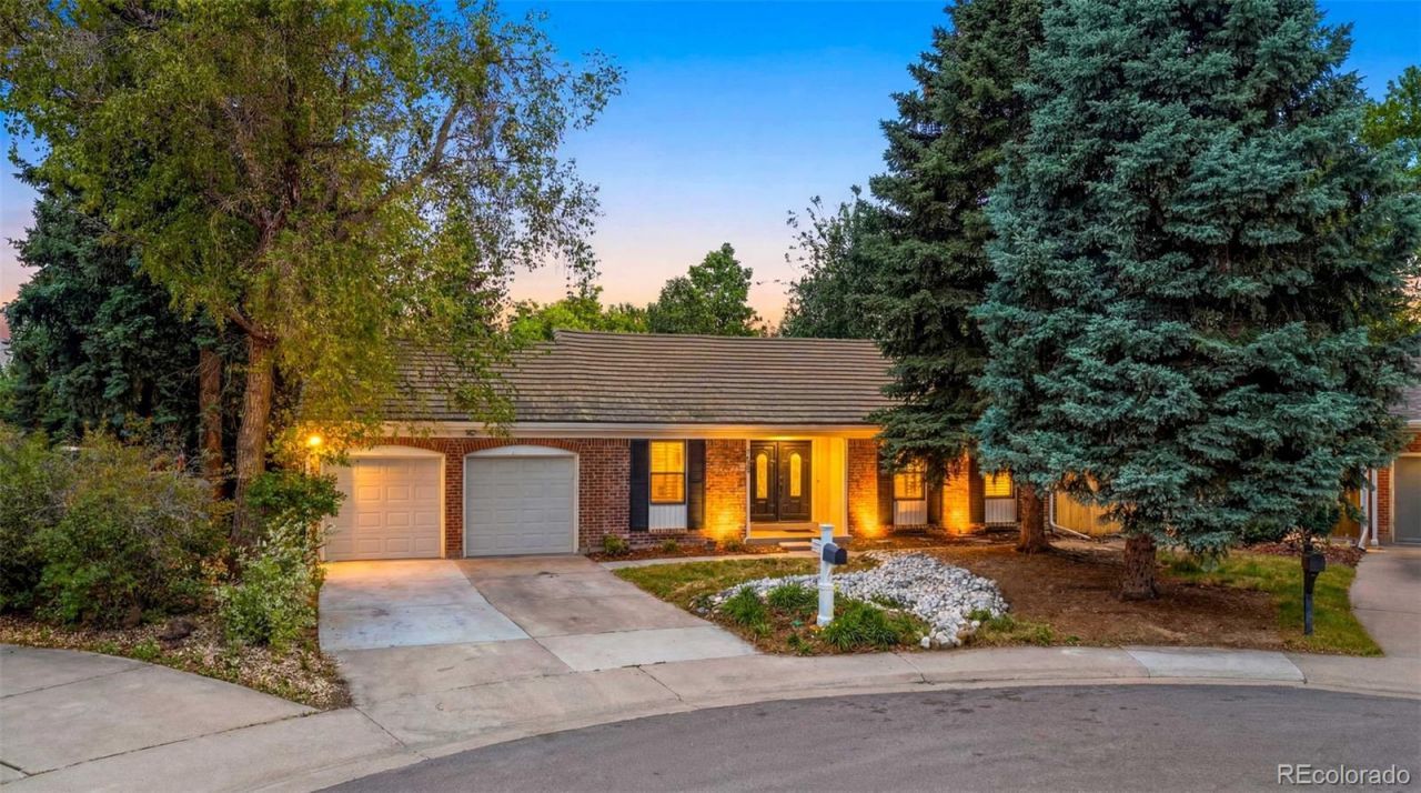 2713 S Paris Place, Aurora, CO 80014 Main Photo