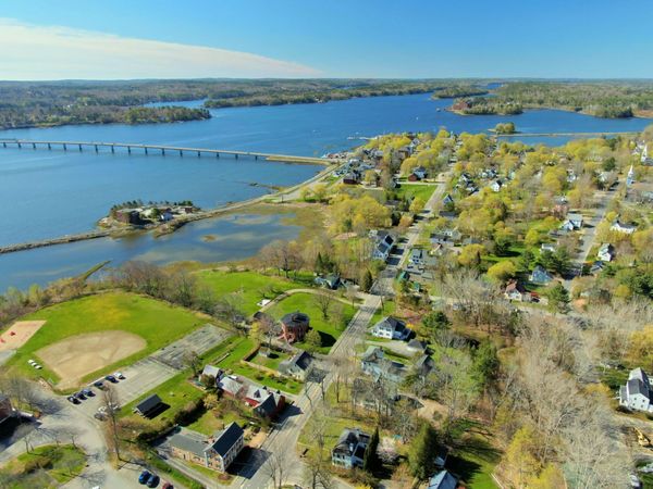 56 Federal Street , Wiscasset, ME 04578
