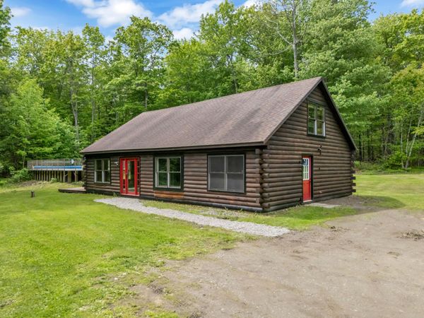 41 Sandy Point Road , Vassalboro, ME 04989