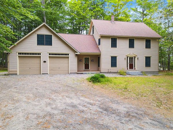 87 Memorial Drive , Winthrop, ME 04364