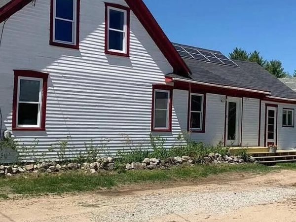 35 Wrong Road , Naples, ME 04055