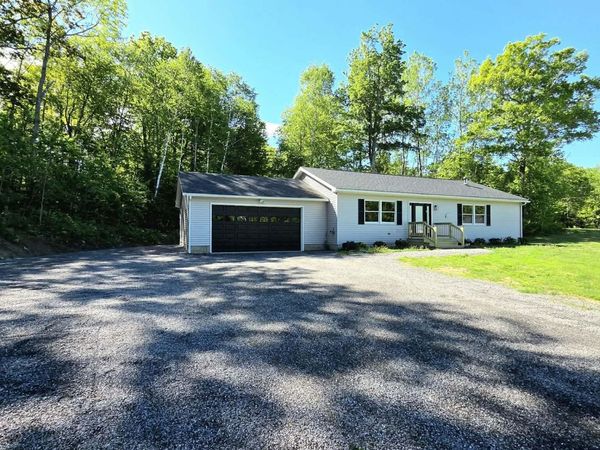 6 Nickerson Road , Windsor, ME 04363