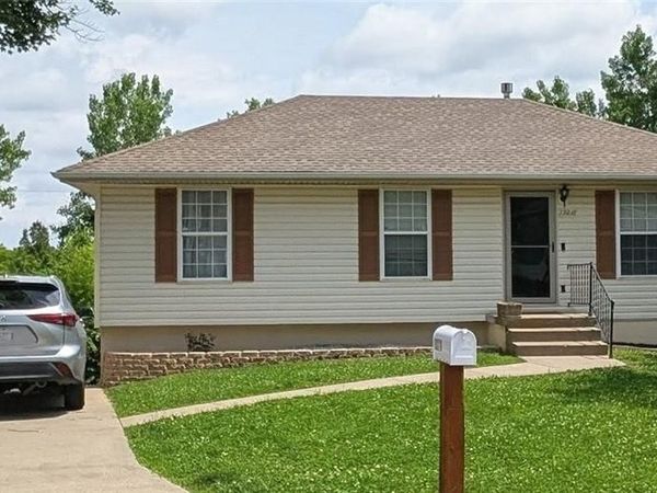 19218 Ponca Drive, Independence, MO 64056