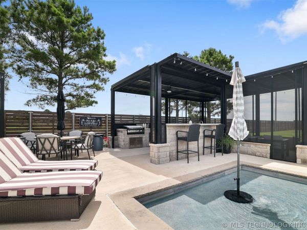 155 Riverbend Avenue , Calera, OK 74730