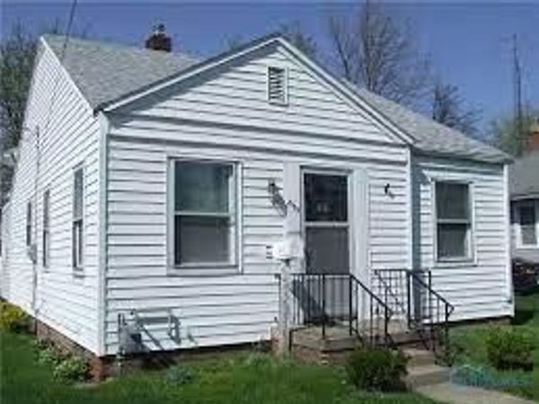 1958 Brussels Street , Toledo, OH 43613