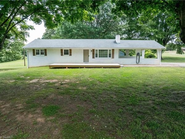 1440 Longtown Road , Boonville, NC 27011