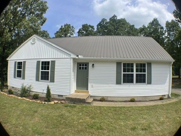 9106 Redbud Ln, Nunnelly, TN 37137