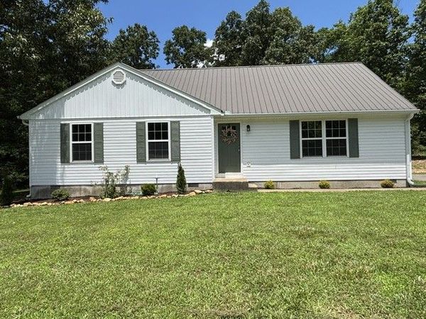 9106 Redbud Ln, Nunnelly, TN 37137
