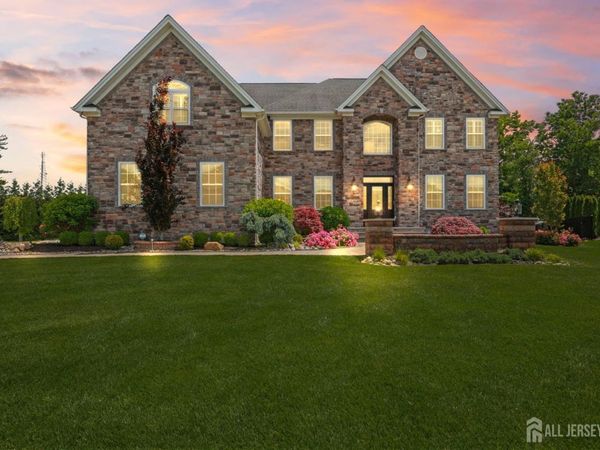 9 Gatarz Court, East Brunswick, NJ 08816