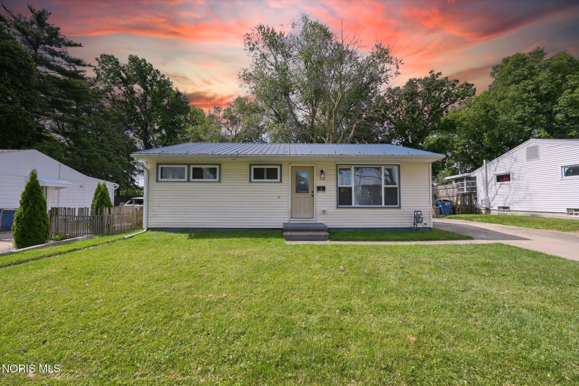 539 W Crawford Avenue, Toledo, OH 43612 Main Photo