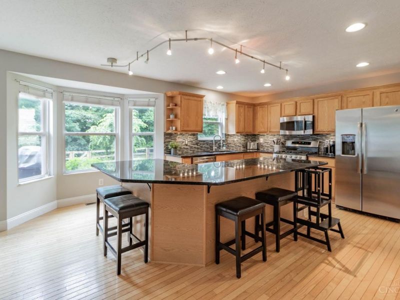 6048 Weber Oaks Drive, Miami Twp, OH 45140 Photo 10