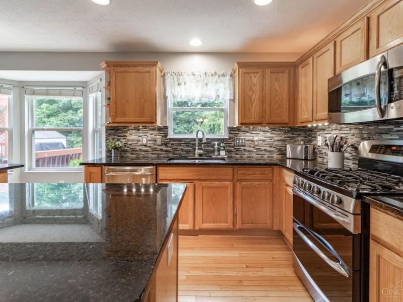 6048 Weber Oaks Drive, Miami Twp, OH 45140 Photo 13