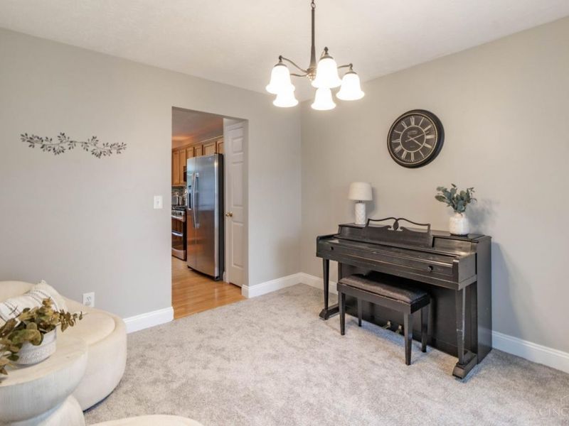 6048 Weber Oaks Drive, Miami Twp, OH 45140 Photo 4
