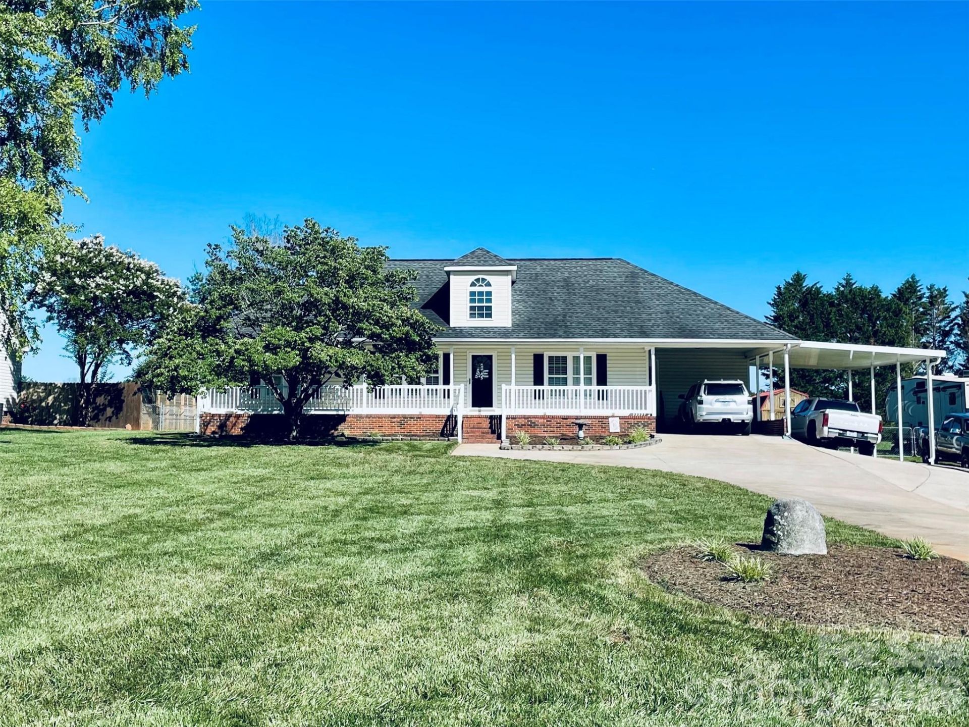 131 Landing Court, Bessemer City, NC 28016 Main Photo