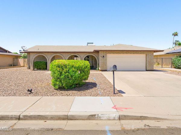 4844 W ROYAL PALM Road, Glendale, AZ 85302