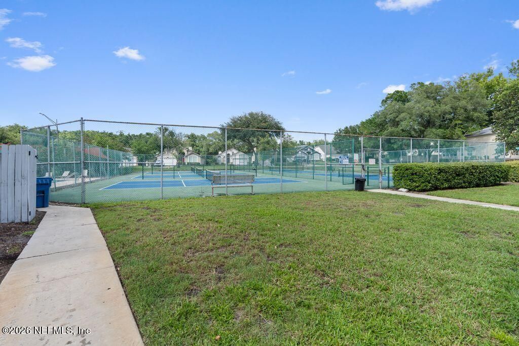 3915 Meadowview Drive N, Jacksonville, FL 32225 Photo