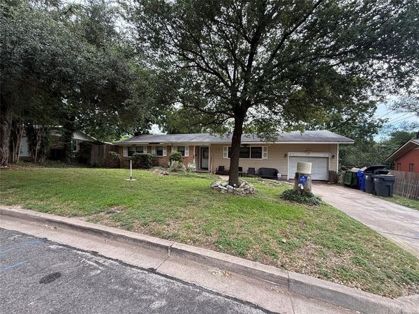 2324 Oak Cliff Drive , Waco, TX 76710