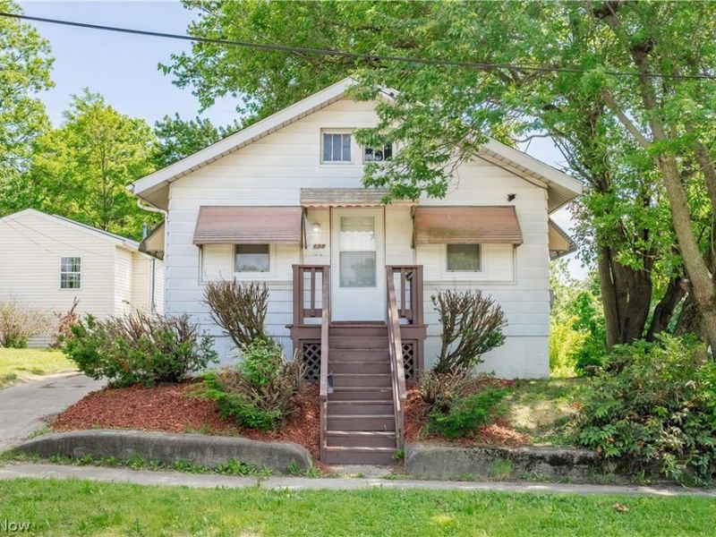 688 Kipling Street , Akron, OH 44306 Photo 3