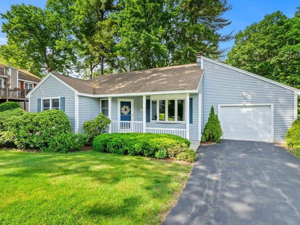 10 Jamaica Lane, Nashua, NH 03063