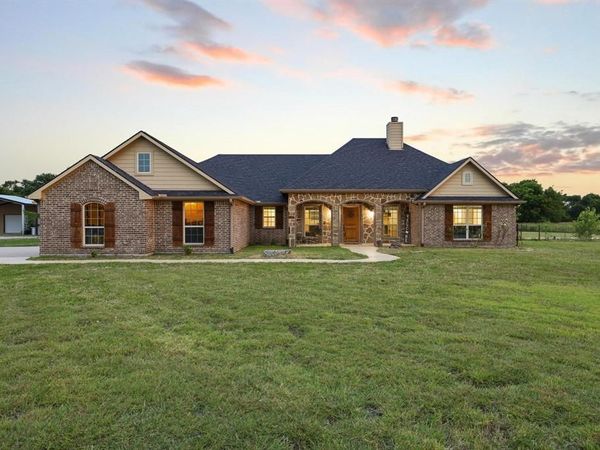 460 County Road 4421, Trenton, TX 75490