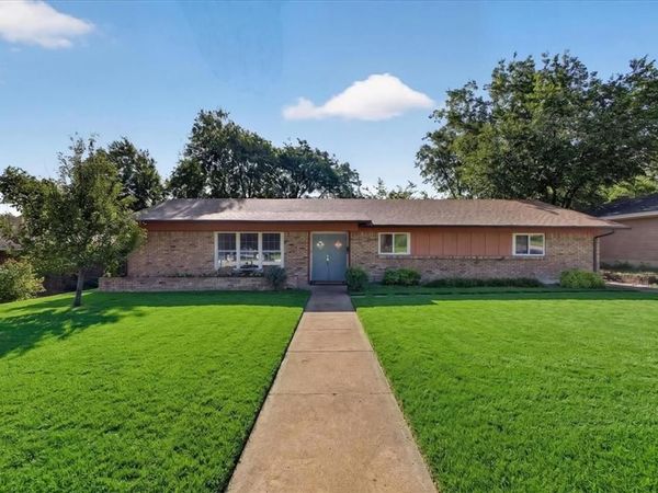 5609 Wedgworth Road, Fort Worth, TX 76133