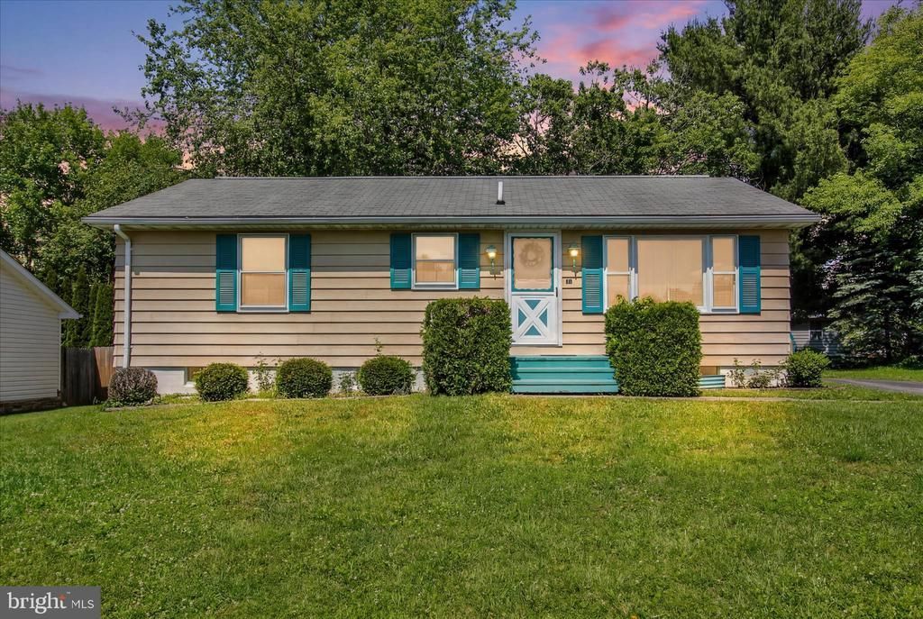 10 CHERRY COURT , NEW OXFORD, PA 17350