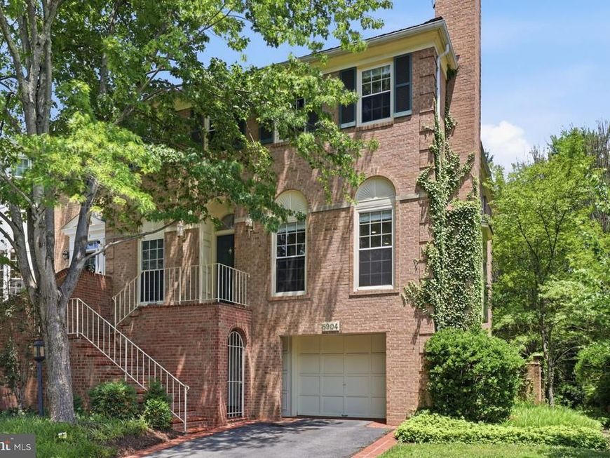 8904 Barrowgate Court, Potomac, MD 20854 Main Photo