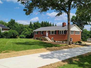 7 CEDAR DRIVE , STERLING, VA 20164