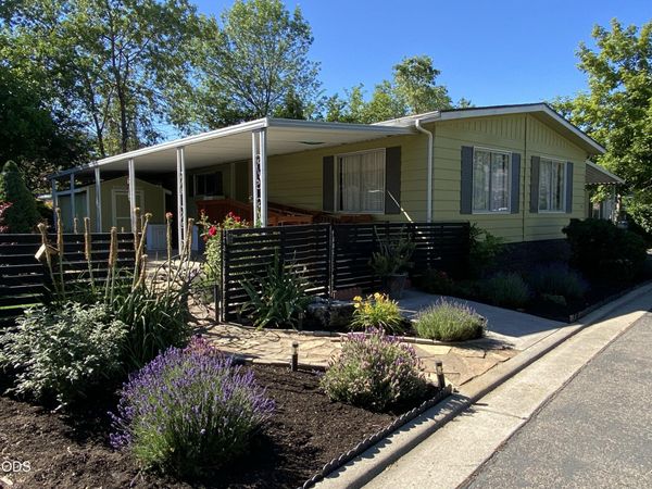 4624 S Pacific Highway, UNIT 34, Phoenix, OR 97535