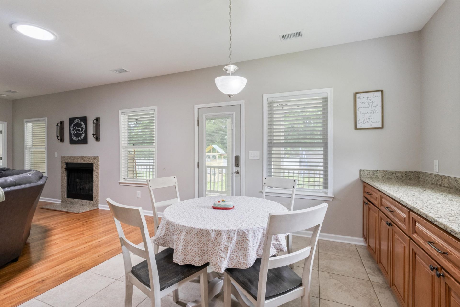 112 Pottery Landing Dr. Photo 25
