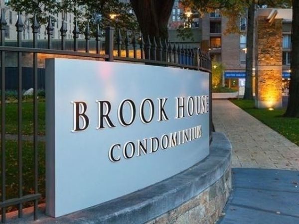 33 Pond Ave, Unit 714, Brookline, MA 02445