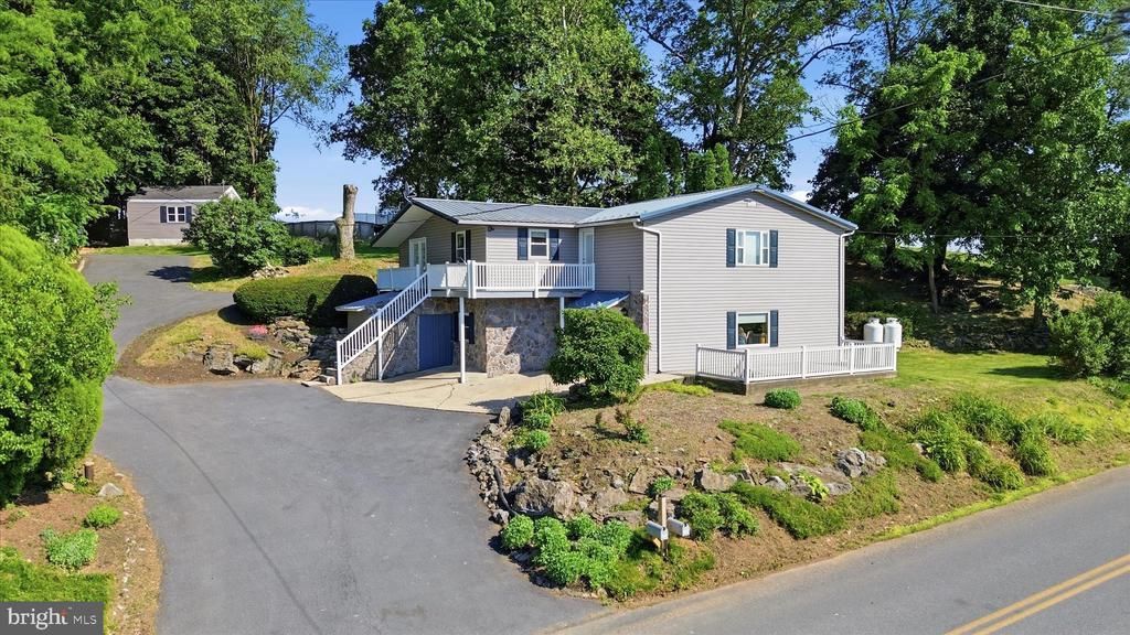 1756 NEWCOMER ROAD , CHAMBERSBURG, PA 17202