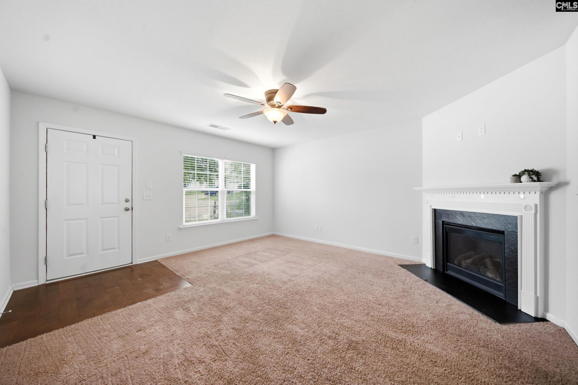 196 Phoenix Lane  Photo 4