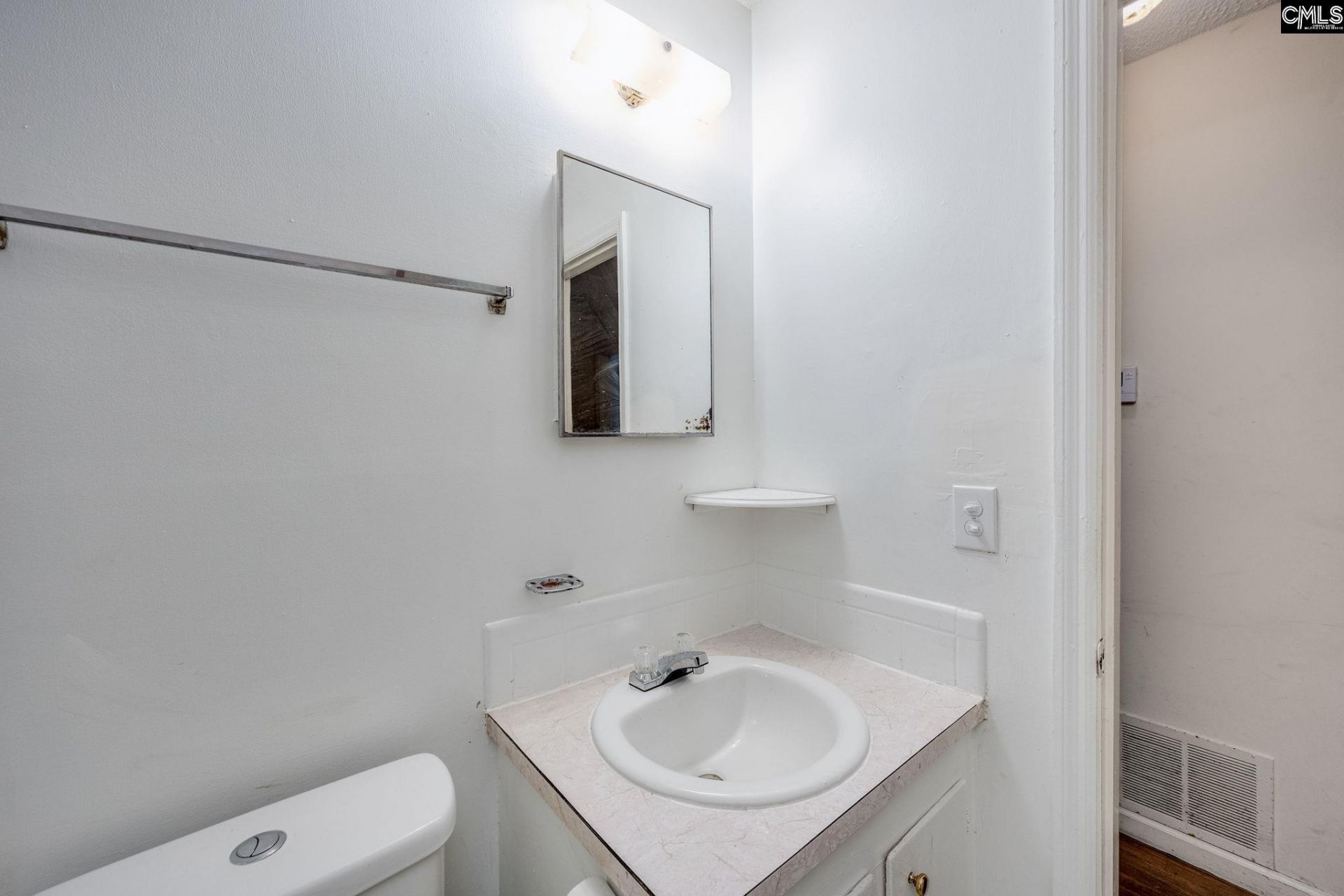 5666 Middleton Court  Photo 26