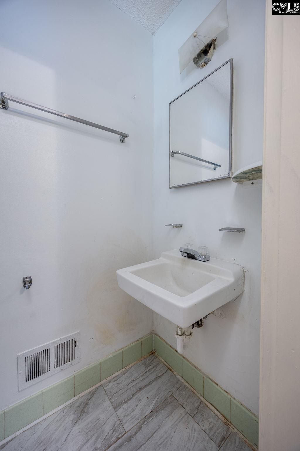 5666 Middleton Court  Photo 31