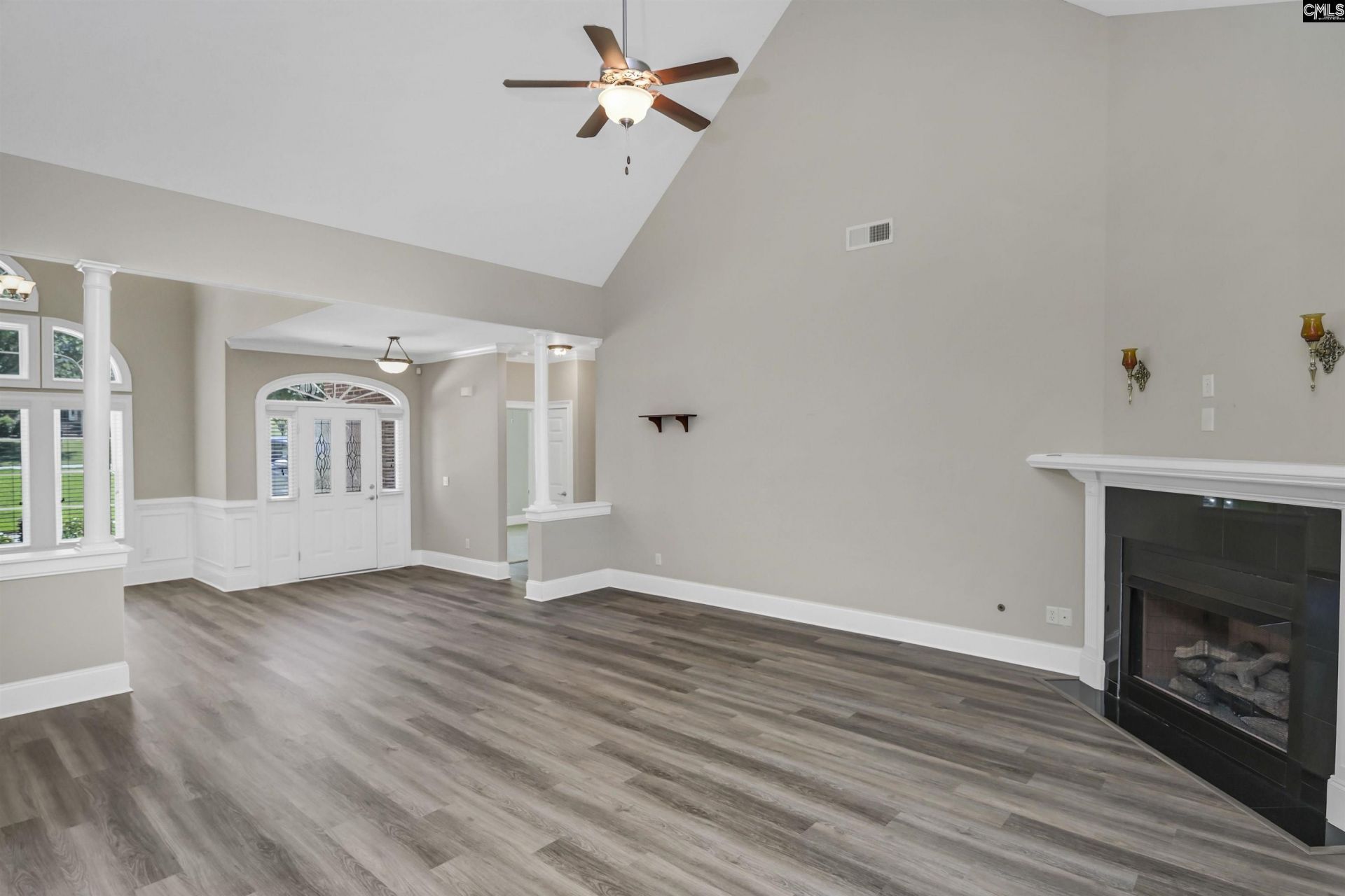 103 Lake Hilton Drive  Photo 4