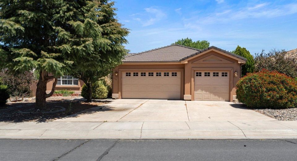762 Divot Drive, Fernley, NV 89408 Photo