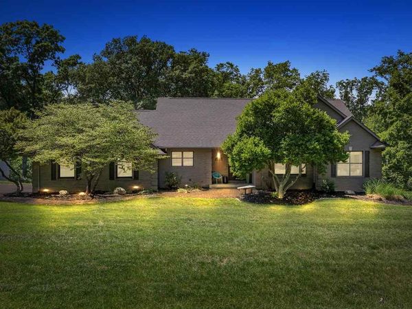 4000 Mehaffey Ln NE, Solon, IA 52333