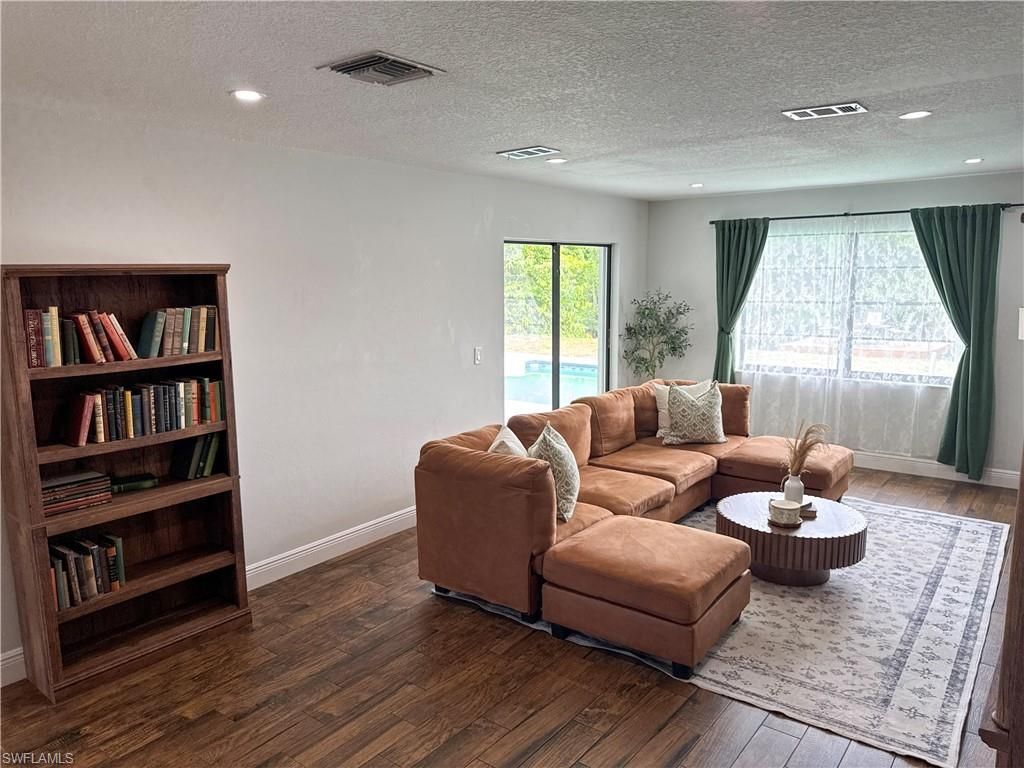 1019 Wyomi Dr, Fort Myers, FL 33919 Photo