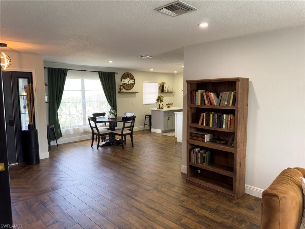1019 Wyomi Dr, Fort Myers, FL 33919 Photo