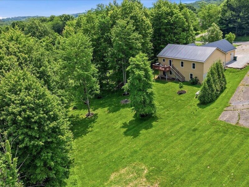 691 Greenbriar Circle, Howard, OH 43028 Photo 6