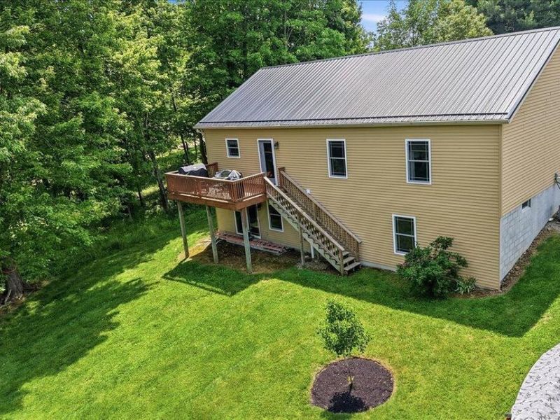 691 Greenbriar Circle, Howard, OH 43028 Photo 7