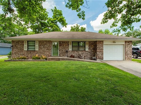 203 W Phillips Street, Odessa, MO 64076