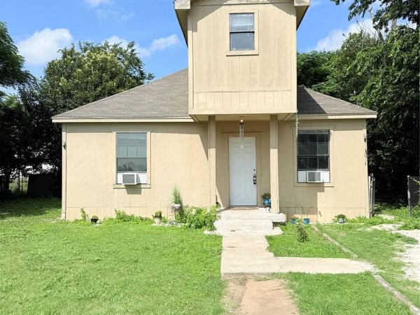 404 S Love Ave, Florence, TX 76527