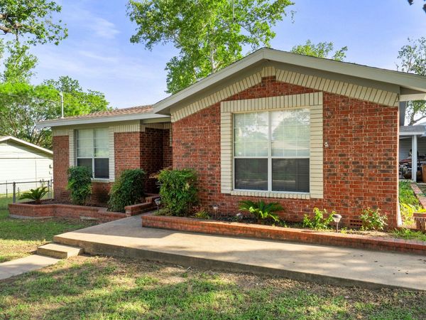 1905 Bissel LN , Austin, TX 78745