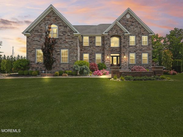 9 Gatarz Court, East Brunswick, NJ 08816
