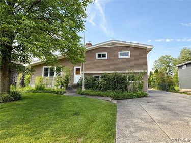 1895 Bruce Lane , Grand Island, NY 14072