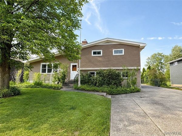 1895 Bruce Lane , Grand Island, NY 14072