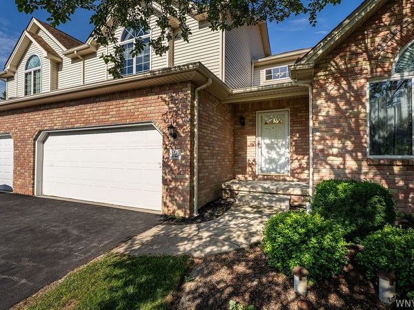 12 Pineview Court , Buffalo, NY 14224