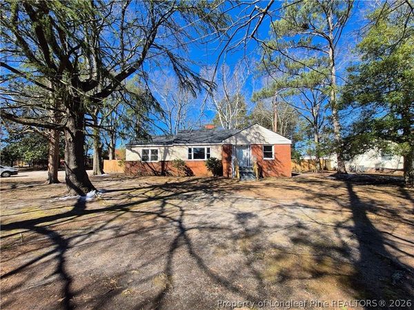 113 N Wright Street , Raeford, NC 28376